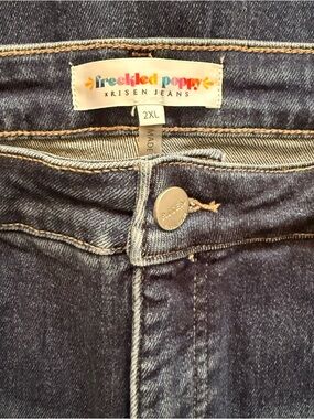 Freckled Poppy High-Rise Women's Jeans in Dark Blue